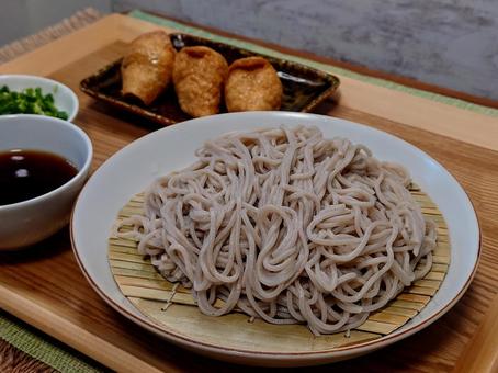 Zaru soba noodles and inari sushi, JPG