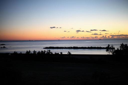 朝日と海 海,朝日,風景の写真素材