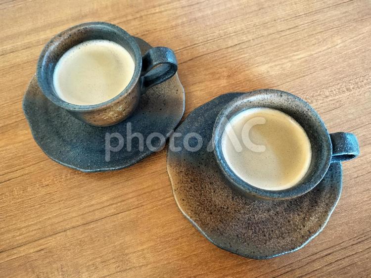 和風カップ&ソーサーで飲む二杯のコーヒー コーヒー,カップ&ソーサー,カップアンドソーサーの写真素材