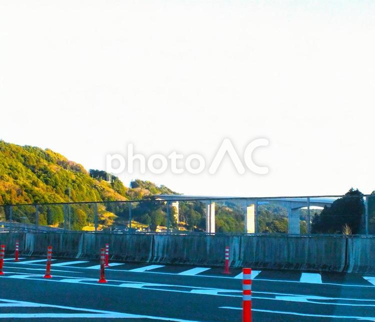山から山へと架かる橋 橋,陸橋,架道橋の写真素材