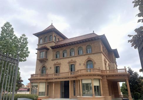 ペドラルベス地区の旧邸宅(バルセロナ) ペドラルベス地区の旧邸宅(バルセロナ) バルセロナ,スペイン,地中海の写真素材