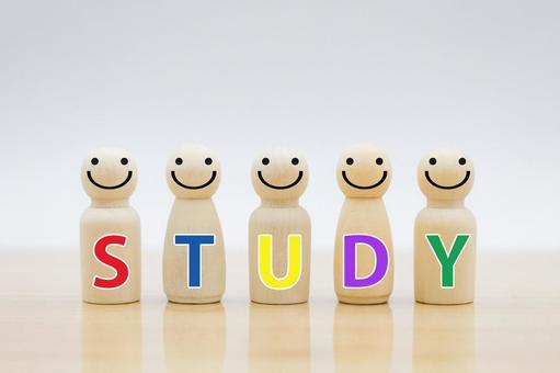 スタディの文字とスマイル人形 スタディ,学校,勉強の写真素材