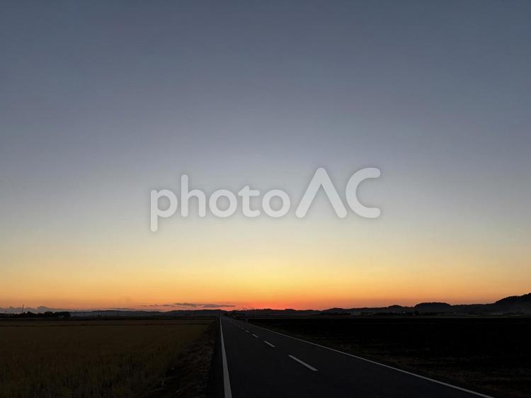日没と夜のはじまり 風景,景色,自然の写真素材