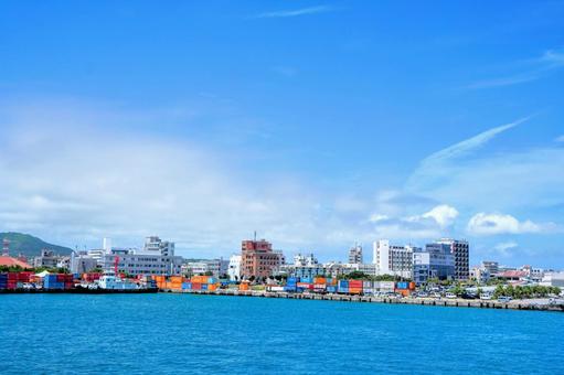 沖縄・石垣港と町並み 沖縄・石垣港と町並み 石垣島,石垣港,港湾の写真素材