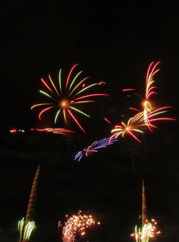 打ち上げ花火 打ち上げ花火の写真