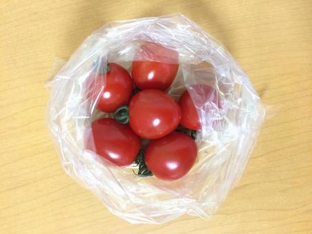 塑料袋中的迷你西紅柿 塑料袋中的迷你西紅柿