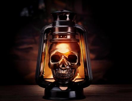 頭蓋骨とランタン 頭蓋骨とランタン 骸骨,頭蓋骨,ガイコツの写真素材