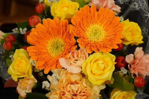 オレンジのガーベラの花束 フラワーアレンジメント,ブーケ,贈り物の写真素材