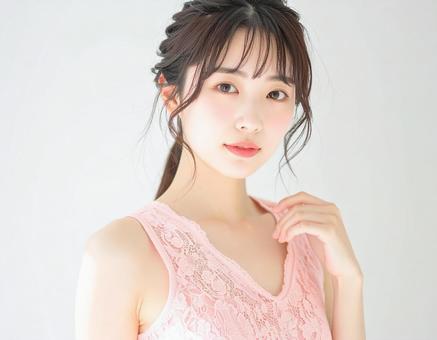 カメラ目線の女性 モデル カメラ目線の女性 モデルの写真
