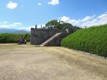 二本松城本丸の天守台 二本松城本丸の天守台の写真