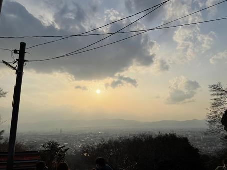 山頂からの景色 山頂からの景色 山頂,街並み,雲の写真素材