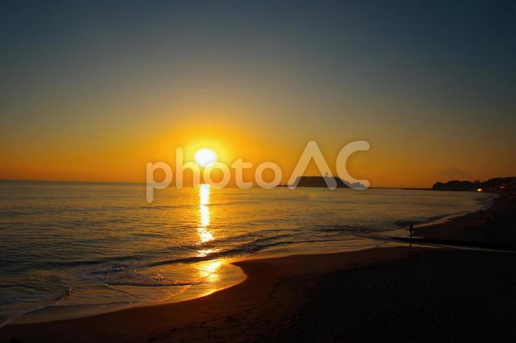 七里ヶ浜の夕焼け 夕焼け,夕景,夕日の写真素材