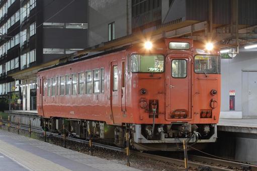 JR、キハ40型、キハ40‐2092号 JR、キハ40型、キハ40‐2092号 jr,jr西日本,氷見線の写真素材