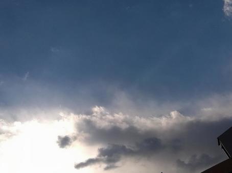 雪雲の空 雪雲の空の写真