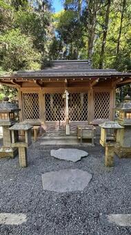 奥宮の鎮守：石灯籠に護られた社 貴船神社,奥宮,摂社の写真素材