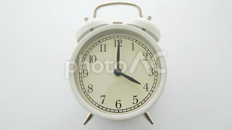 アンティーク時計の4時（16時） 時計,4時,16時の写真素材