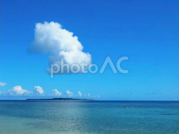 西表島の海と雲 西表島,雲,空の写真素材