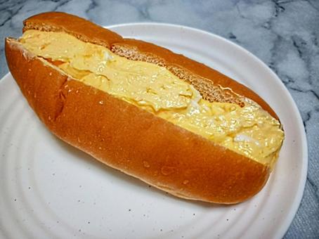 たまごロールパン たまごロールパンの写真