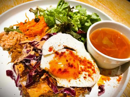 プルドチキンオーバーライス(カフェ飯)1 プルドチキンオーバーライス(カフェ飯)1 プルドチキンオーバーライス,プルドチキン,bbqソースの写真素材