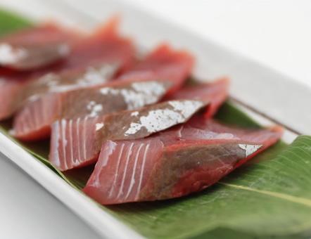 天然ぶり刺身の写真