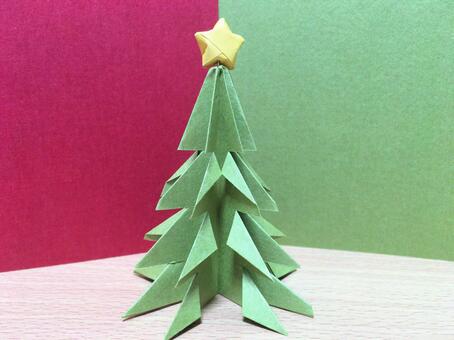 折り紙　クリスマスツリーの写真