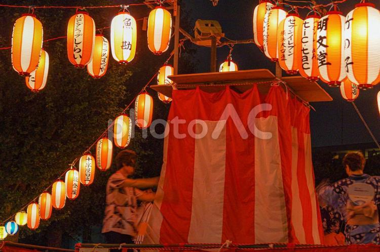 夏祭りの盆踊りイメージ 夏祭り,盆踊り,夏の写真素材