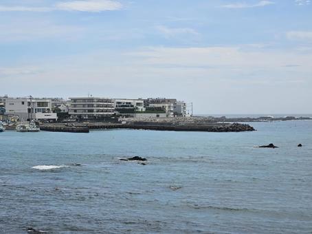海と建物 海と建物の写真