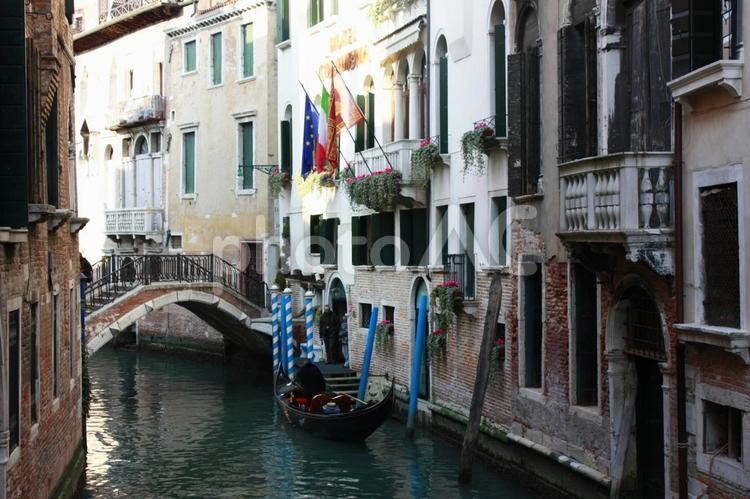 ヴェネツィアの風景３ イタリア,運河,ゴンドラの写真素材