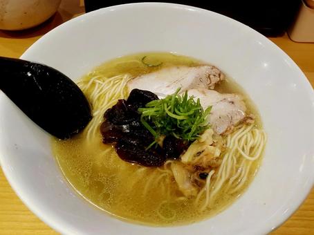 沖縄のラーメン 沖縄のラーメンの写真