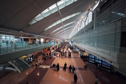 羽田空港第2ターミナル国内線出発ロビー 羽田空港第2ターミナル国内線出発ロビーの写真