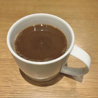 ミルク入りコーヒー ミルク入りコーヒーの写真