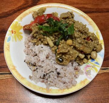 雑穀ごはんとキーマカレー 雑穀ごはんとキーマカレーの写真