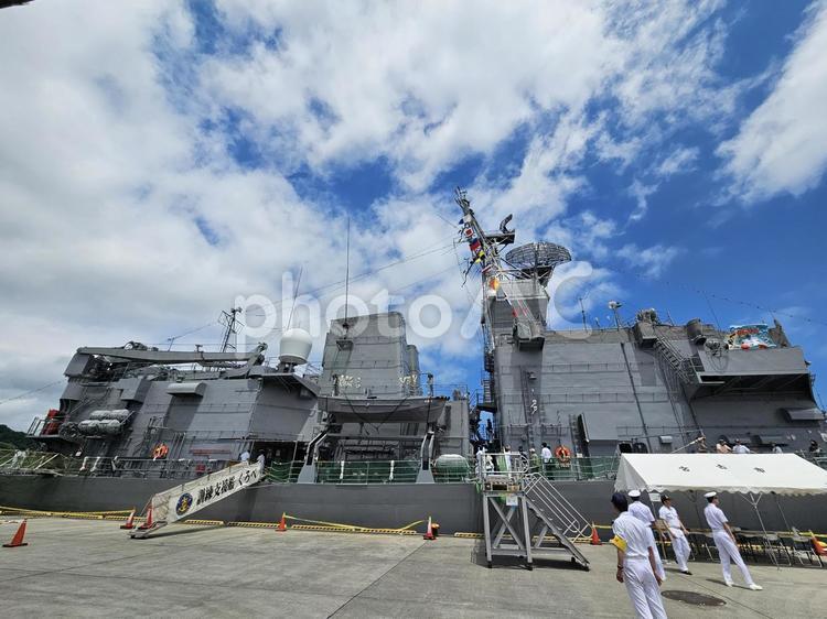 来航した自衛艦　訓練支援艦くろべ 船,自衛隊,港の写真素材
