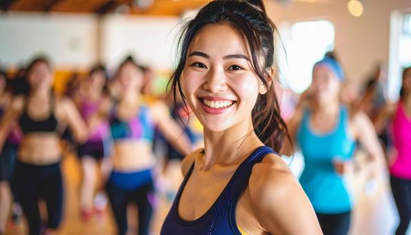 楽しく踊る日本人ダンサー女性 楽しく踊る日本人ダンサー女性の写真