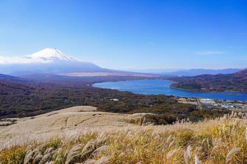 明神山からの富士山と山中湖 明神山からの富士山と山中湖 富士山,山中湖,山の写真素材