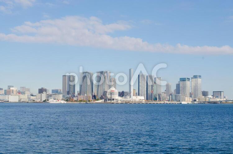 海から見た東京の街並み ウォータフロント,ビル,台場の写真素材