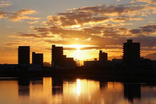 高松市野田池からの令和７年元旦の初日の出の写真