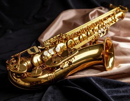 バリトンサックス シルク 楽器 音楽 金 バリトンサックス シルク 楽器 音楽 金の写真