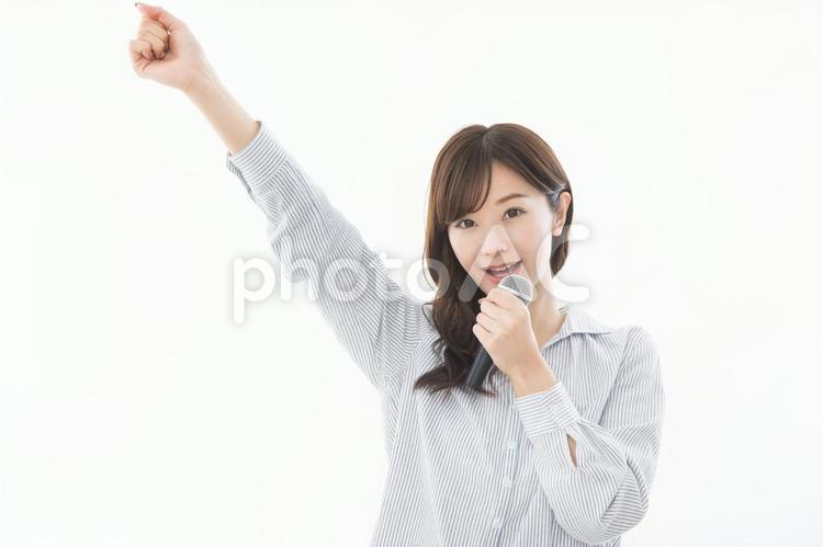 若い女性　マイク 女性,アジア人,主婦の写真素材