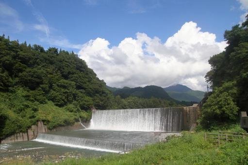 本宮防砂ダム、富山県立山町 砂防ダム,常願寺川,立山の写真素材