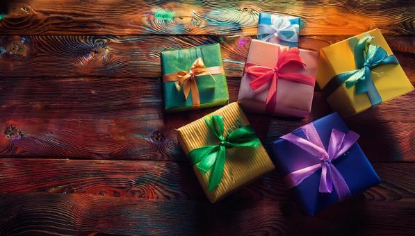 ラッピングされたプレゼント クリスマスプレゼント,プレゼント,ギフトの写真素材