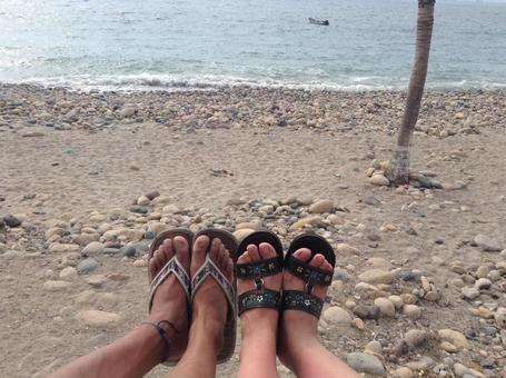 サンダルと海 サンダル,メキシコ,カップルの写真素材