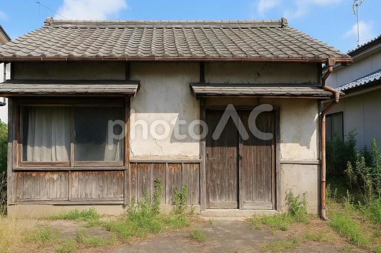 古い日本家屋の空き家・古民家・老朽化 古民家,日本家屋,空き家の写真素材
