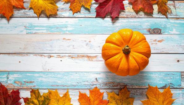 木目調背景の10月 ハロウィンイメージの写真