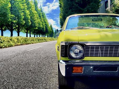 爽やかに黄色いアメ車でドライブさ アメリカ,アメ車,アメリカンの写真素材