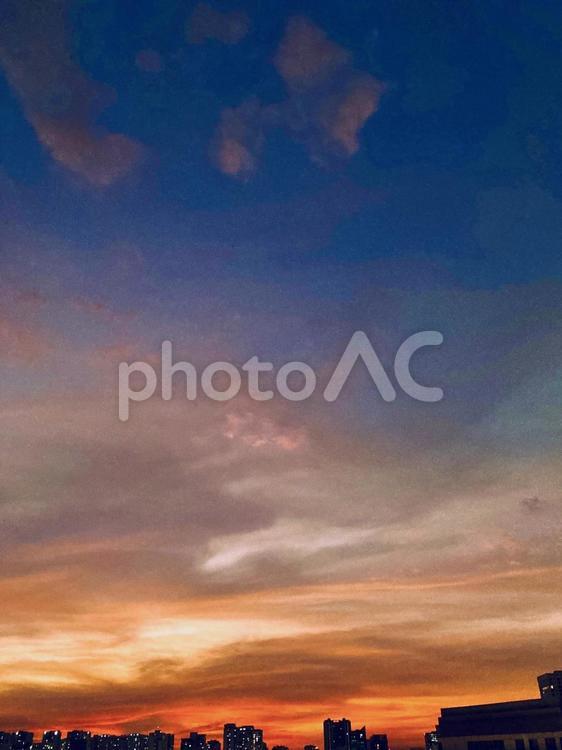 空模様・夕焼け 夕焼け,夕焼け空,夕日の写真素材