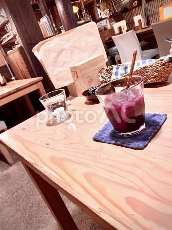 葡萄ジュースのある風景 葡萄ジュース,美味しい,紫の写真素材