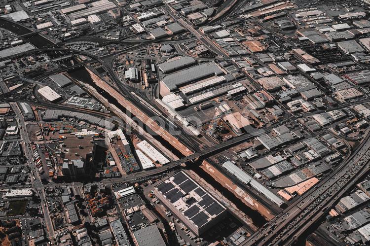 ロサンゼルスの物流施設 物流施設,倉庫,工場地帯の写真素材