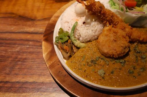 Photo, seafood curry, fried shrimp, ground meat cutlet, 