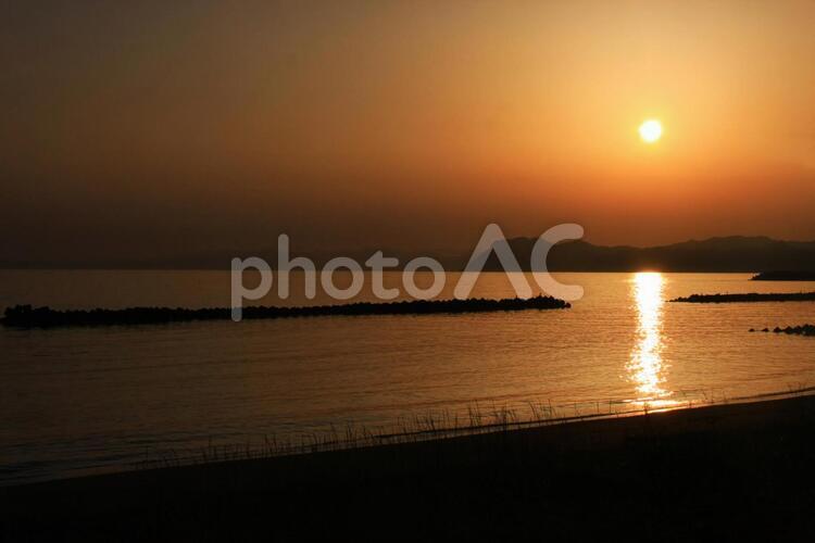 海と夕日 海,夕日,太陽の写真素材